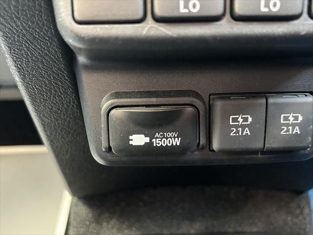 TOYOTA SIENTA HYBRID 2020