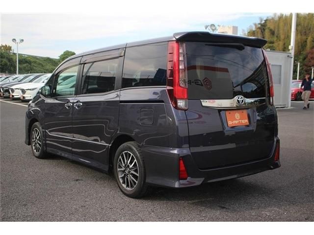TOYOTA NOAH 2016