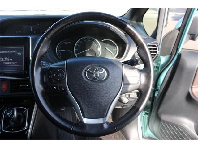 TOYOTA ESQUIRE HYBRID 2015