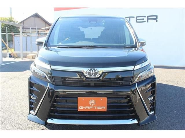 TOYOTA VOXY 2020