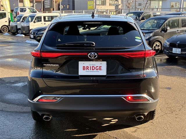 TOYOTA HARRIER 4WD 2020