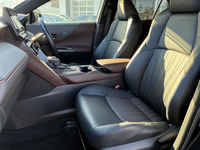 TOYOTA HARRIER 4WD 2020