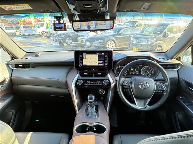 TOYOTA HARRIER 4WD 2020