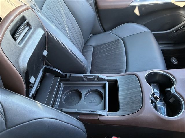 TOYOTA HARRIER 4WD 2020