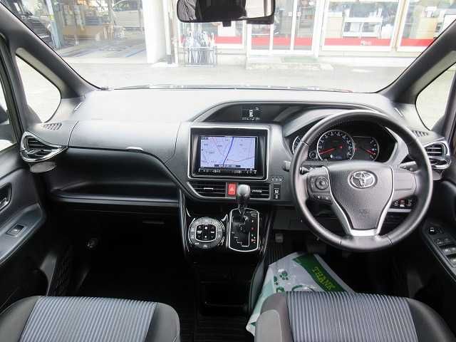 TOYOTA VOXY 2016