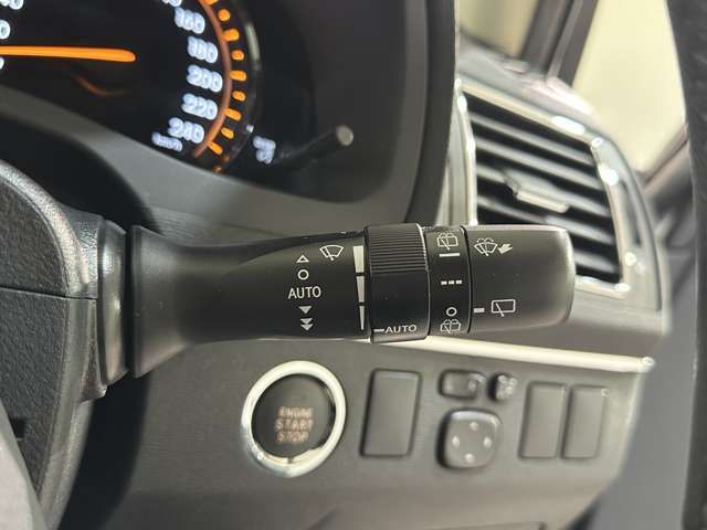 TOYOTA AVENSISWAGON 2012