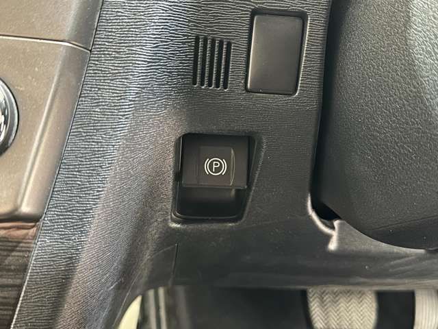 TOYOTA AVENSISWAGON 2012