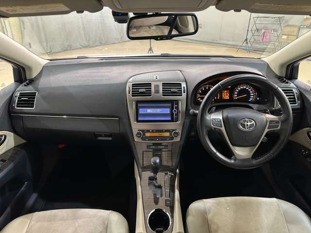 TOYOTA AVENSISWAGON 2012