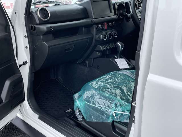 SUZUKI JIMNY NOMADE 2025