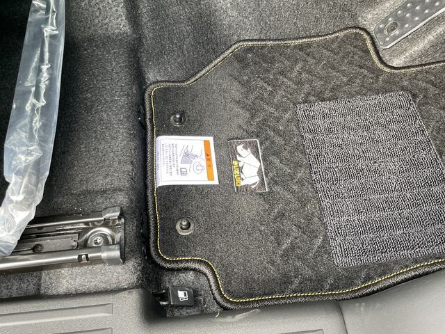 SUZUKI JIMNY NOMADE 2025