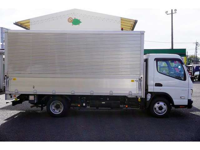 MITSUBISHI CANTER 2023