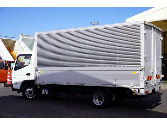 MITSUBISHI CANTER 2023