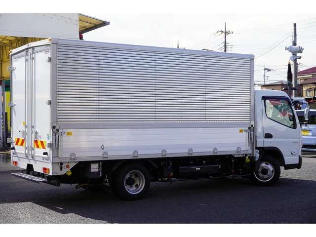 MITSUBISHI CANTER 2023