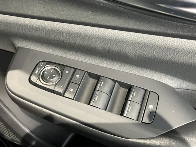 TOYOTA PRIUS 4WD 2024