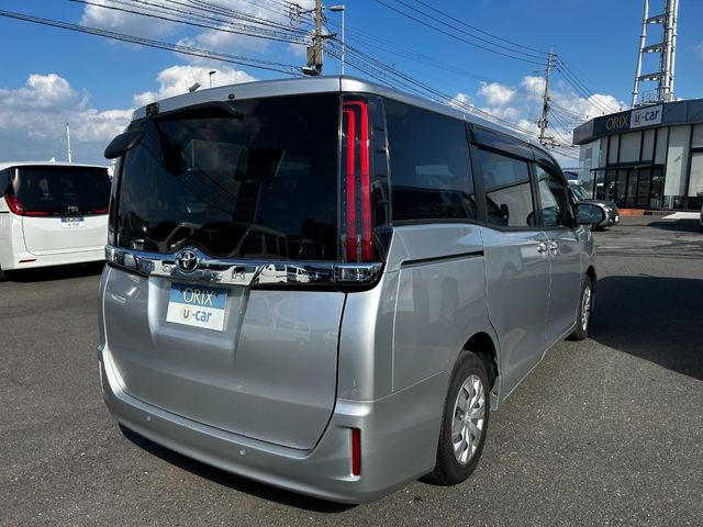 TOYOTA NOAH 2020