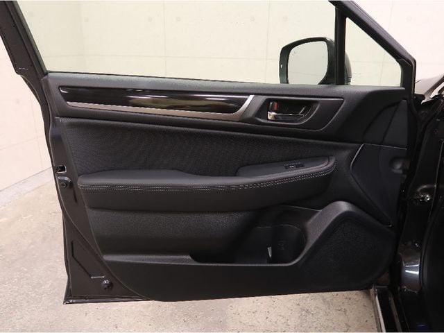 SUBARU LEGACY B4 2017