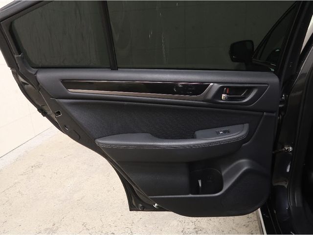 SUBARU LEGACY B4 2017