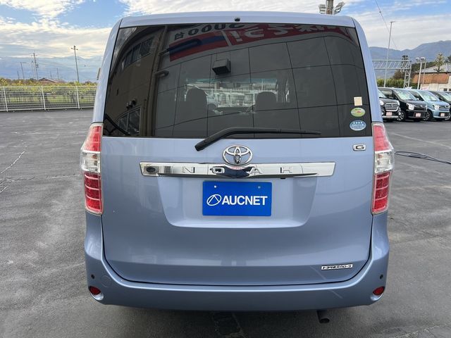 TOYOTA NOAH 4WD 2008