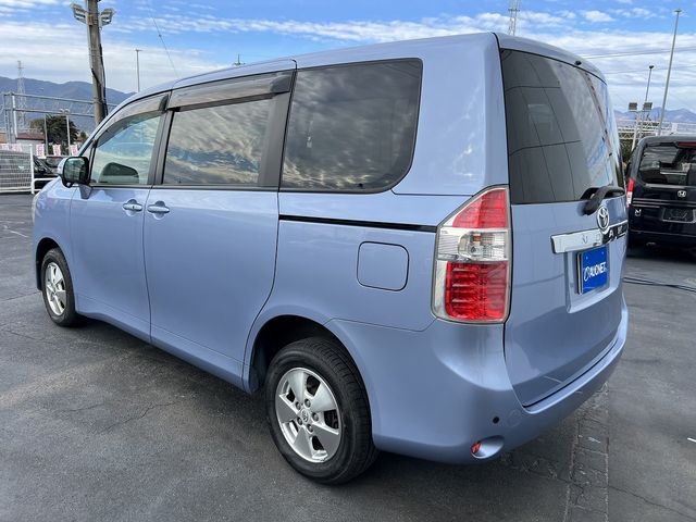 TOYOTA NOAH 4WD 2008