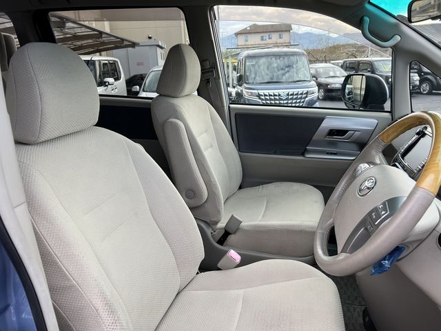 TOYOTA NOAH 4WD 2008