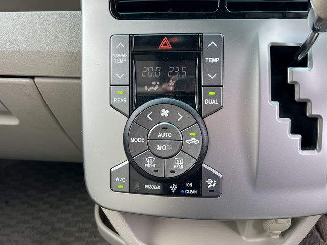 TOYOTA NOAH 4WD 2008