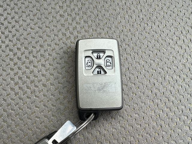 TOYOTA NOAH 4WD 2008