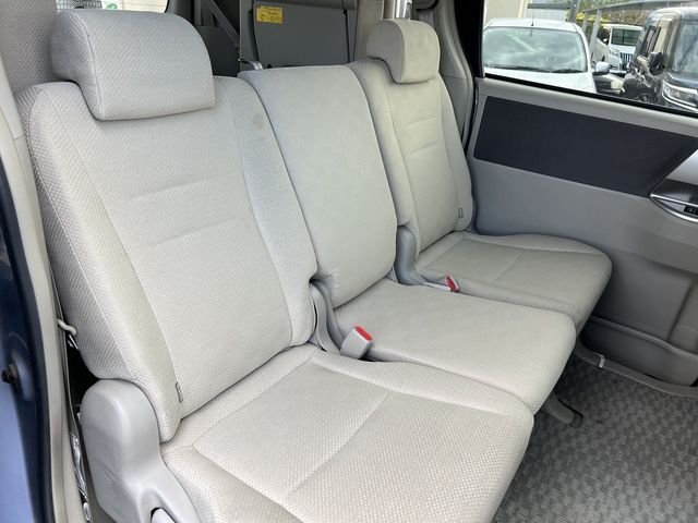 TOYOTA NOAH 4WD 2008