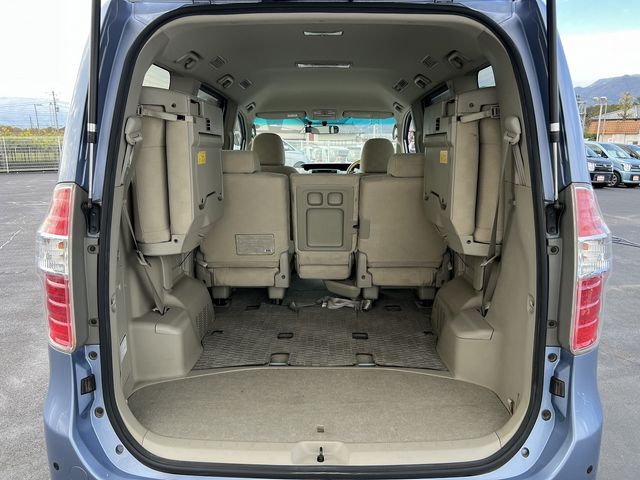 TOYOTA NOAH 4WD 2008