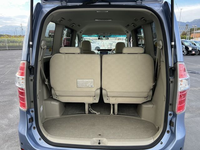 TOYOTA NOAH 4WD 2008