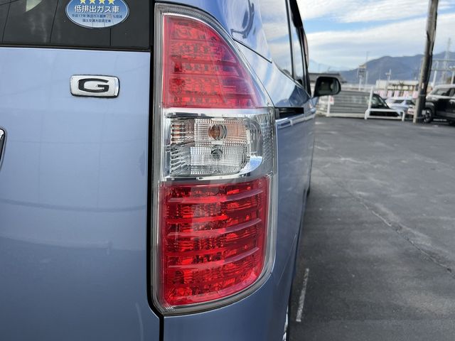 TOYOTA NOAH 4WD 2008