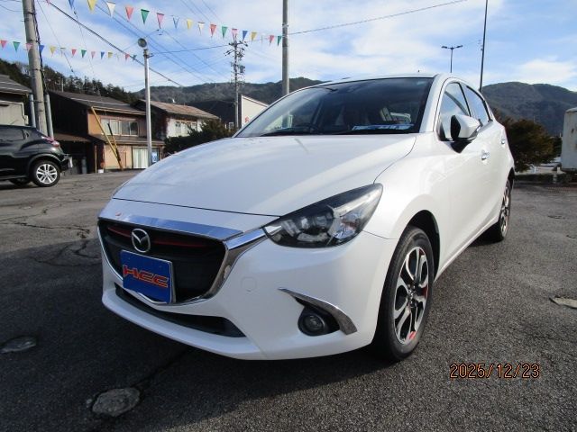 MAZDA DEMIO 4WD 2015