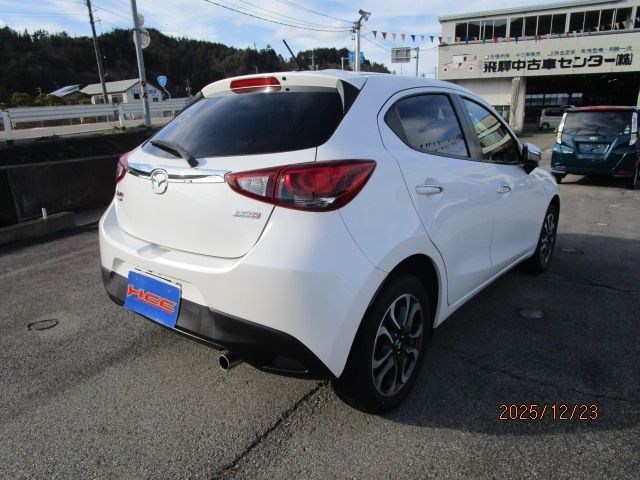 MAZDA DEMIO 4WD 2015