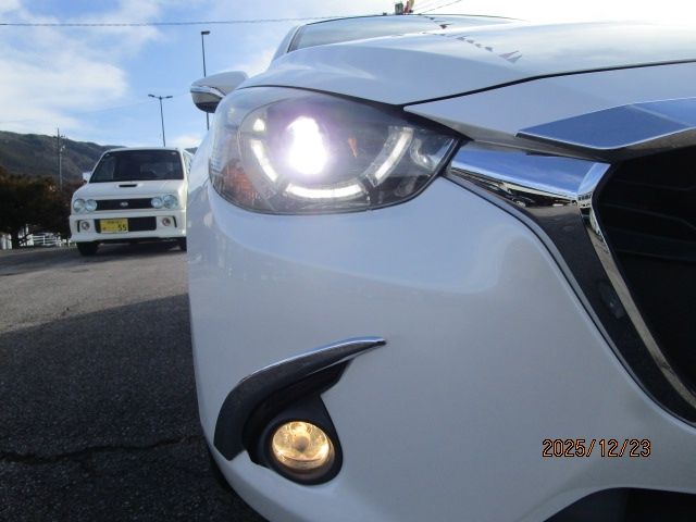 MAZDA DEMIO 4WD 2015