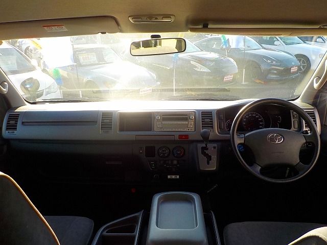 TOYOTA HIACE wagon 2010