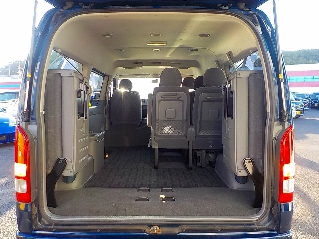 TOYOTA HIACE wagon 2010