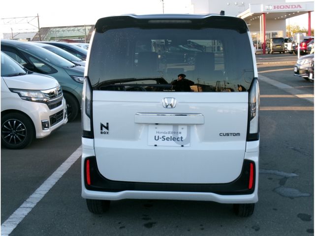 HONDA N BOX CUSTOM 2024