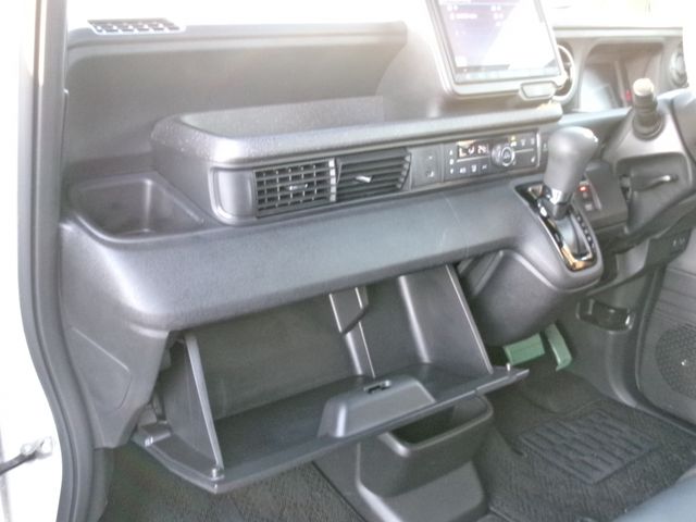 HONDA N BOX CUSTOM 2024