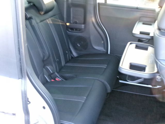 HONDA N BOX CUSTOM 2024