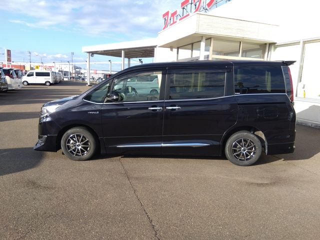 TOYOTA ESQUIRE HYBRID 2019