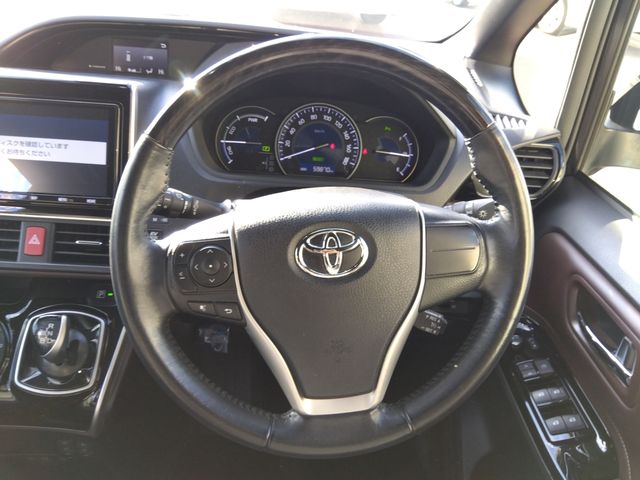 TOYOTA ESQUIRE HYBRID 2019