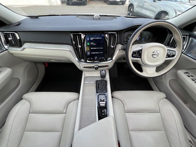 VOLVO VOLVO V60 2018
