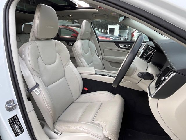 VOLVO VOLVO V60 2018