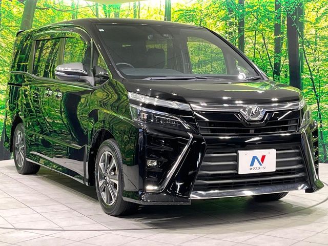 TOYOTA VOXY 2018