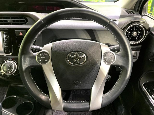 TOYOTA AQUA 2015