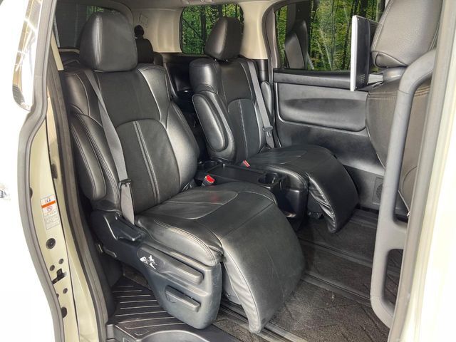 TOYOTA ALPHARD 2018