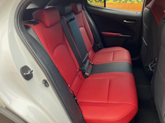 TOYOTA LEXUS UX250h AWD 2019