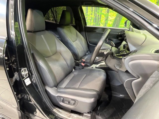 TOYOTA YARIS CROSS HYBRID 2023