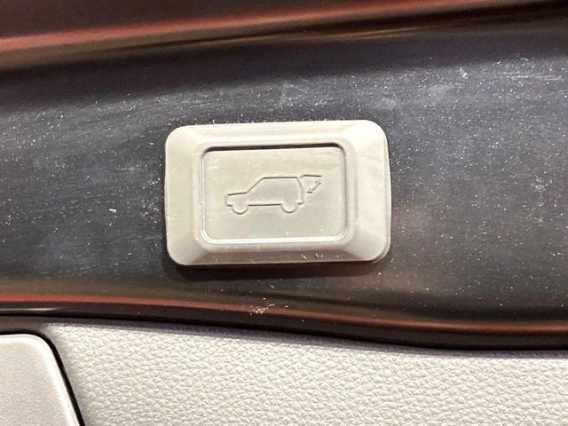 TOYOTA RAV4 4WD 2023