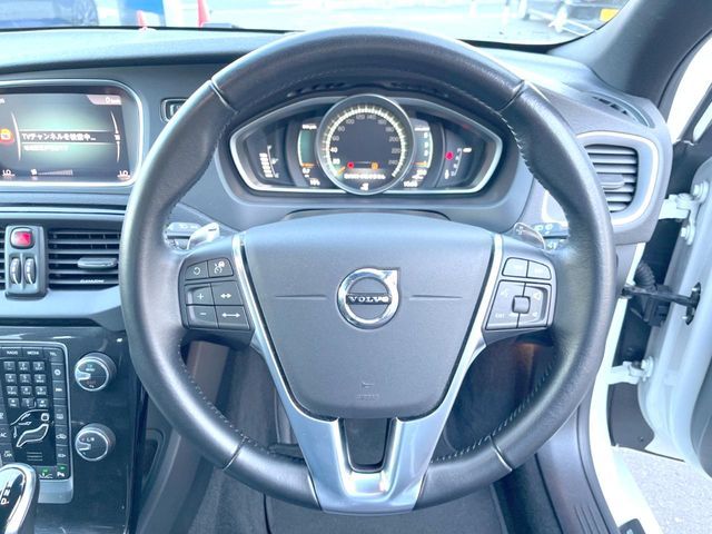 VOLVO VOLVO V40 2018