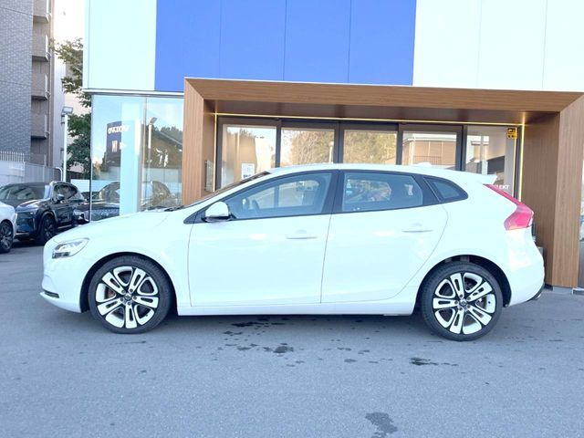 VOLVO VOLVO V40 2018